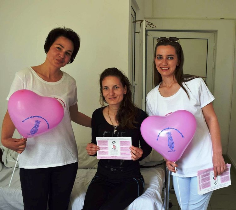 Акушерки от Кърджали съветваха жени за бременността и профилактиката на раковите заболявания