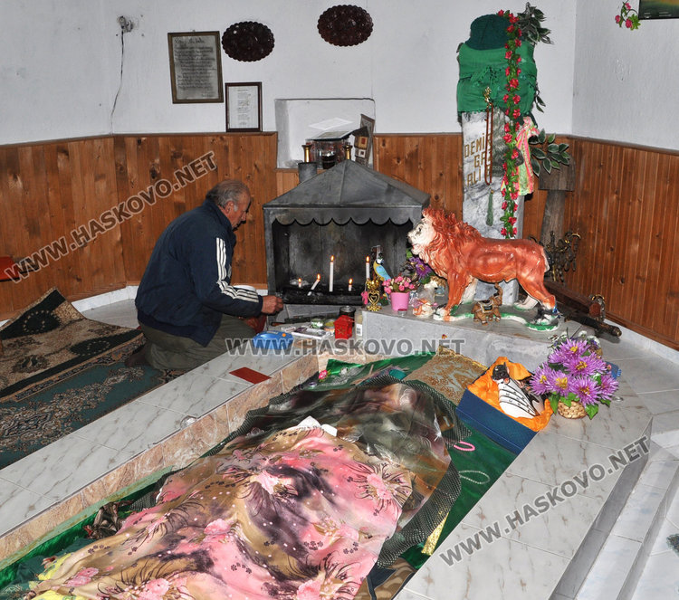 Въртят стотици чевермета край Широка поляна на Хъдърлез