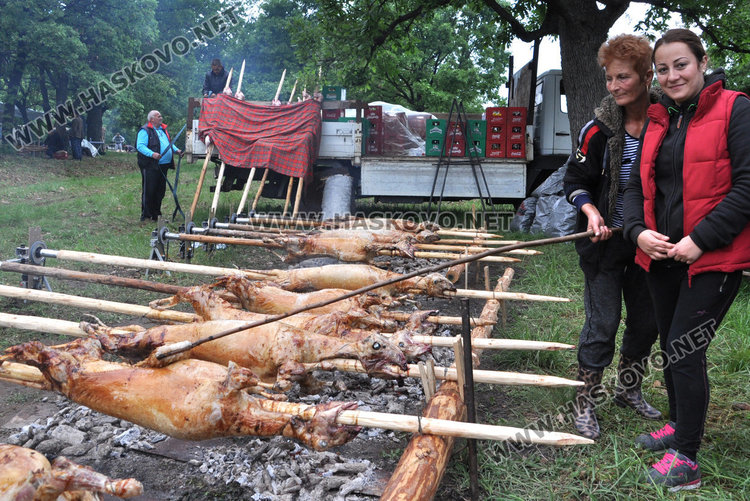 Въртят стотици чевермета край Широка поляна на Хъдърлез