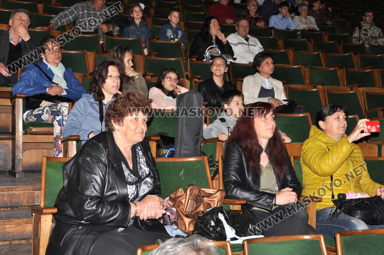 Над 120 таланти показаха музикални умения в „Заря”