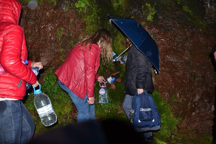 Хиляди се стекоха на Дамбалъ в нощта на 5 срещу 6 май