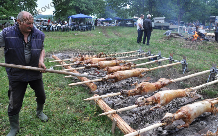 Въртят стотици чевермета край Широка поляна на Хъдърлез