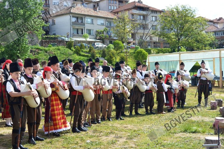 Златоград нагости със 150 чевермета /ГАЛЕРИЯ/
