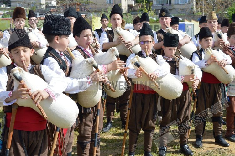 Златоград нагости със 150 чевермета /ГАЛЕРИЯ/