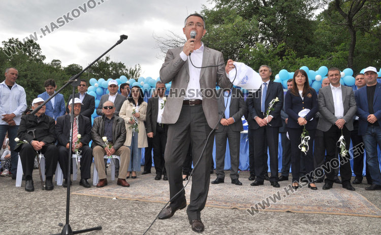 Хиляди мюсюлмани почетоха 33 г. от съпротивата срещу смяна на имената