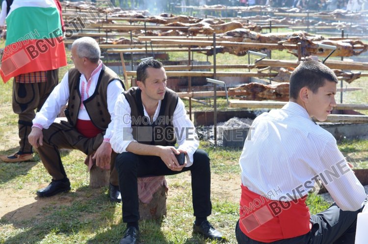 Златоград нагости със 150 чевермета /ГАЛЕРИЯ/