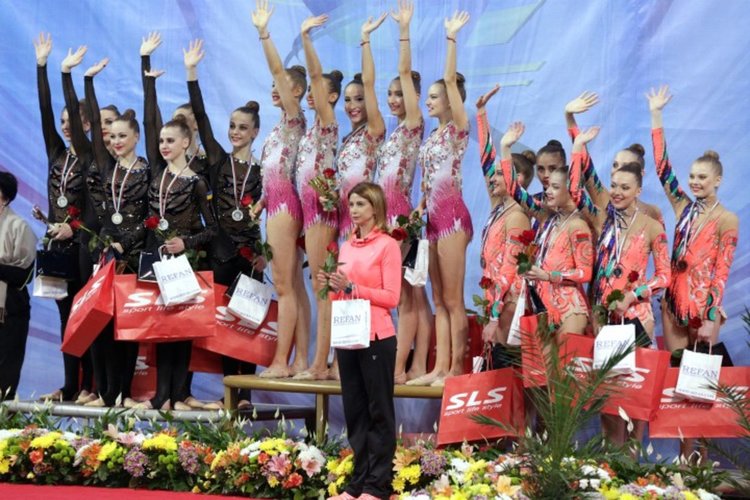 Златни! Ансамбълът и Невяна Владинова триумфират в София