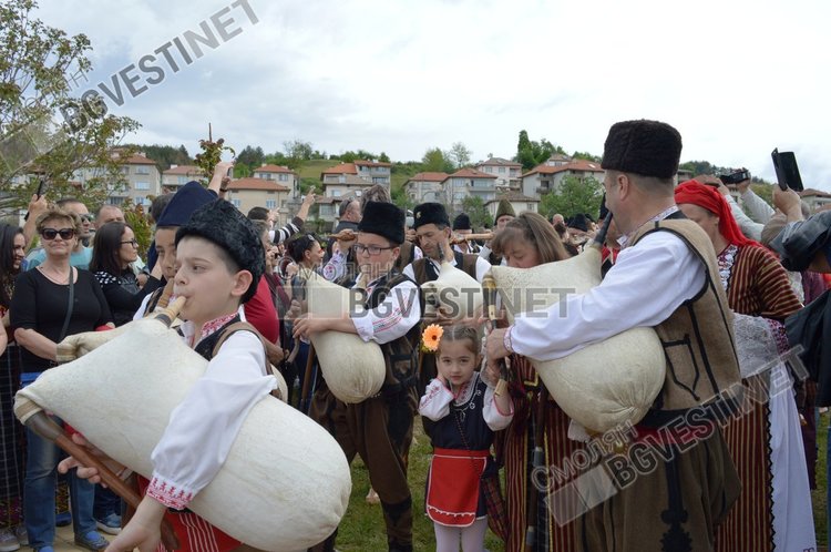 Златоград нагости със 150 чевермета /ГАЛЕРИЯ/