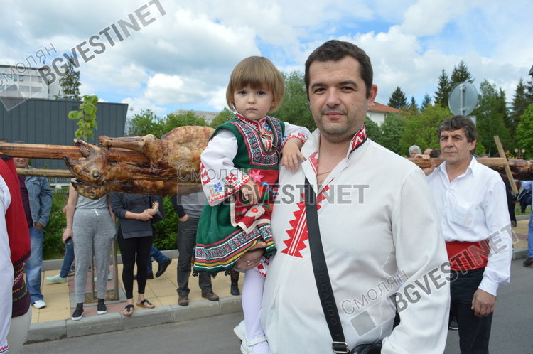 Златоград нагости със 150 чевермета /ГАЛЕРИЯ/