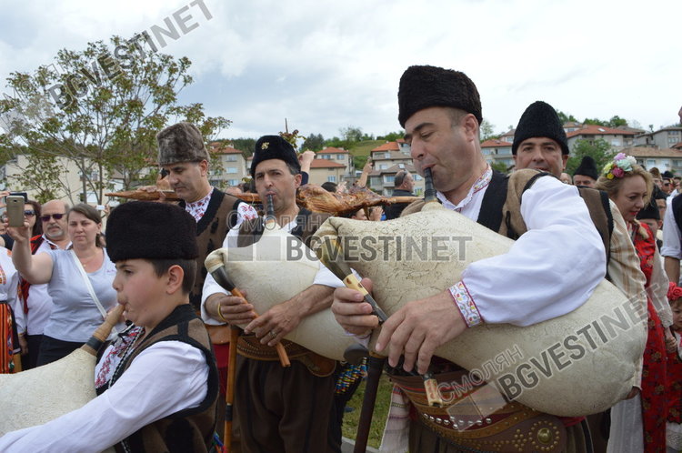 Златоград нагости със 150 чевермета /ГАЛЕРИЯ/