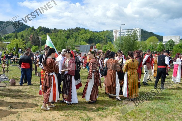 Златоград нагости със 150 чевермета /ГАЛЕРИЯ/