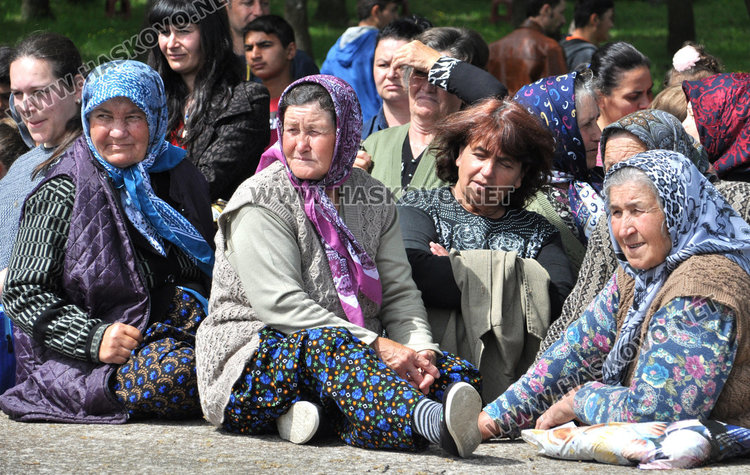 Хиляди мюсюлмани почетоха 33 г. от съпротивата срещу смяна на имената