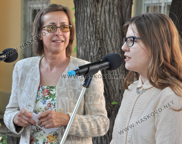 33-ма от Езиковата получиха немски дипломи и шанс да учат във ВУЗ