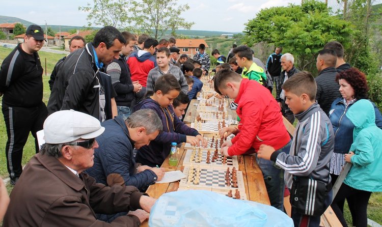 Олимпиец спечели теле от мазни борби, футболисти отнесоха коч