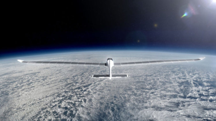 Стратосферен соларен самолет направи първия си полет