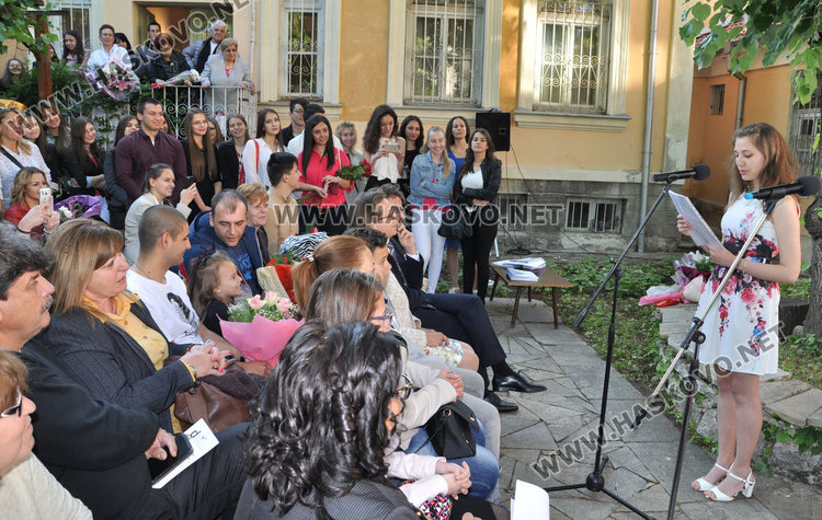 33-ма от Езиковата получиха немски дипломи и шанс да учат във ВУЗ