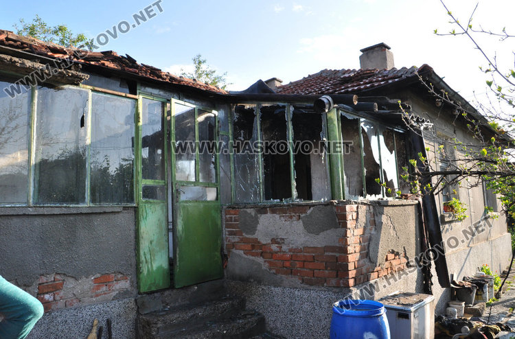 Грил запали къща в Болярово