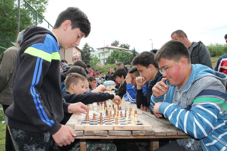 Олимпиец спечели теле от мазни борби, футболисти отнесоха коч