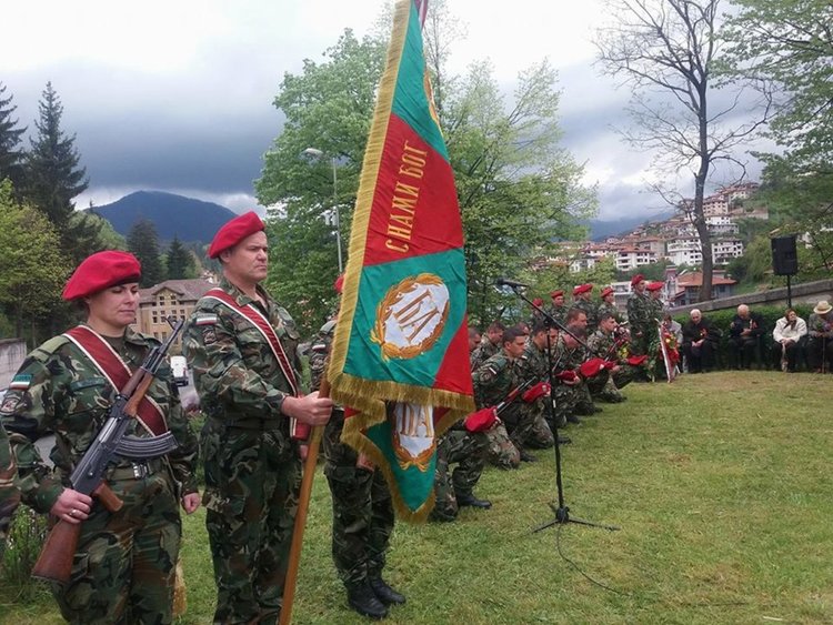 Смолянчани се поклониха пред паметта на загиналите във войните 