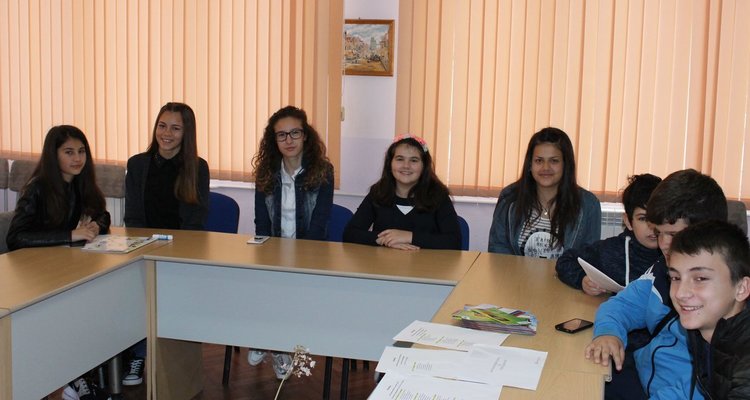 Седмокласничка управлява ОУ "Алеко Константинов" днес