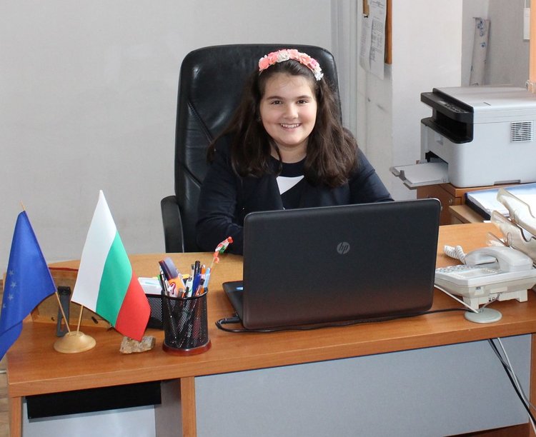 Ключови позиции в училището заеха ученици