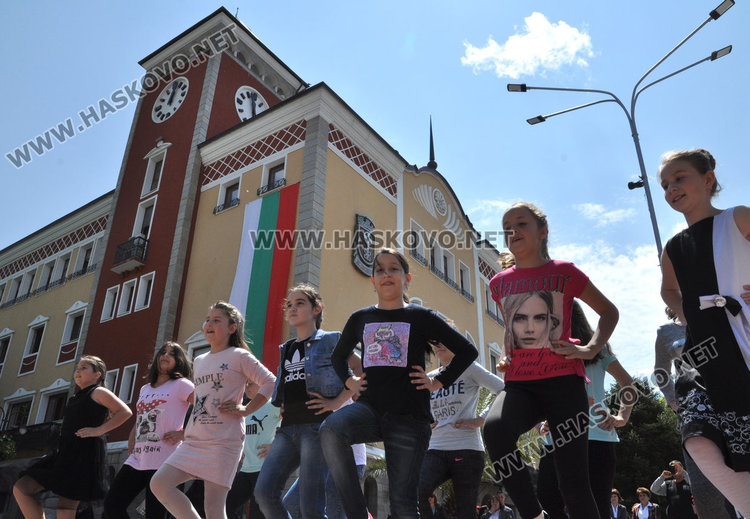 “Одата на радостта“ огласи центъра на Хасково в Деня на Европа