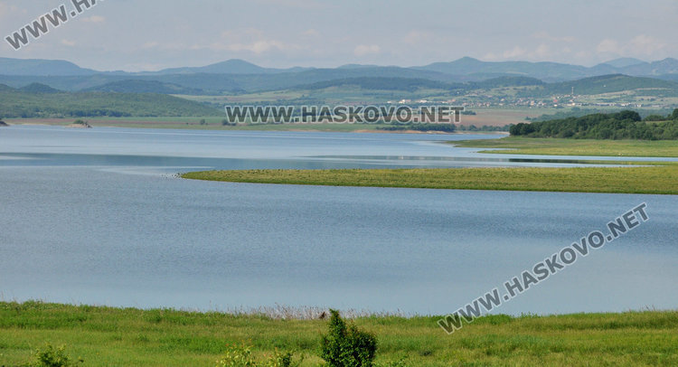 Изтърваха за минути бракониери в Тракиец със стотици метри мрежи