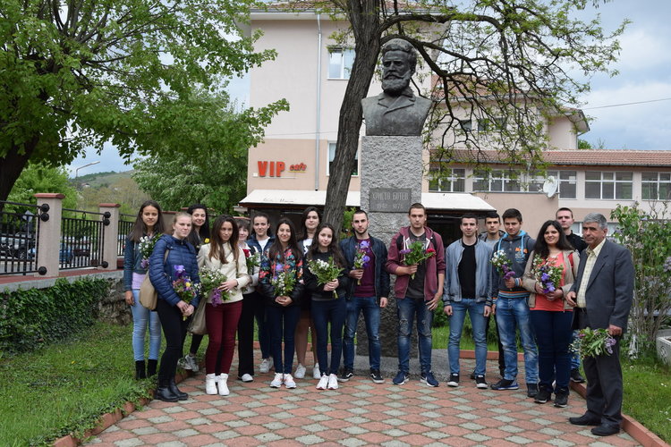 Ардино се поклони пред подвига на героите в Отечествената война