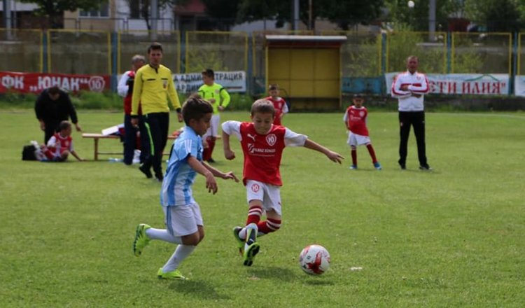Малките юнаци от Ардино безапелационни в групата си
