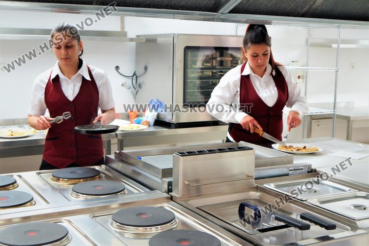 Гимназията по туризъм глези 9 училища в Дните на отворени врати 