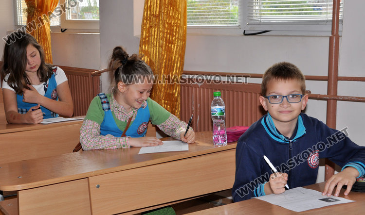 1961 четвъртокласници на малка матура днес, 91 проспаха изпита