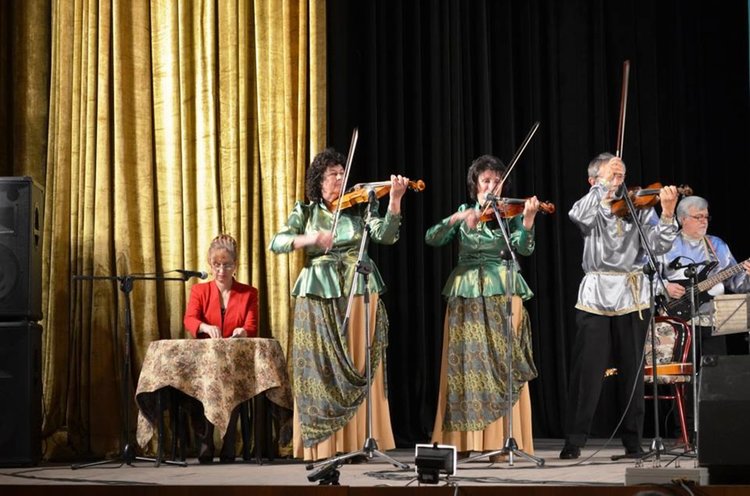 С концерт "Ивушка" отбелязаха двата празника на 9 май