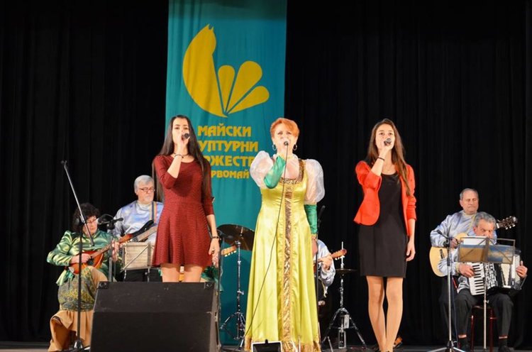 С концерт "Ивушка" отбелязаха двата празника на 9 май