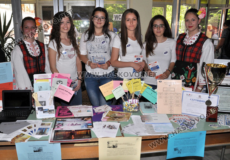 Ученици от гимназията по механо и електротехника изобретиха тестер за приятелство