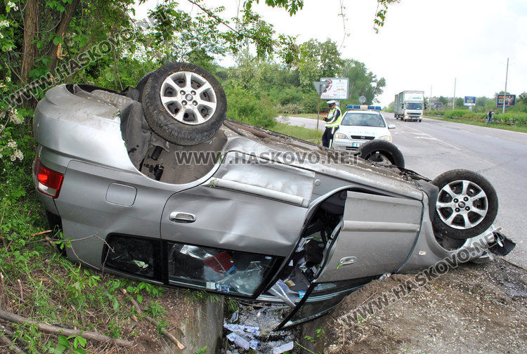 Двама младежи се обърнаха с Киа на пътя за Димитровград, оцеляха по чудо