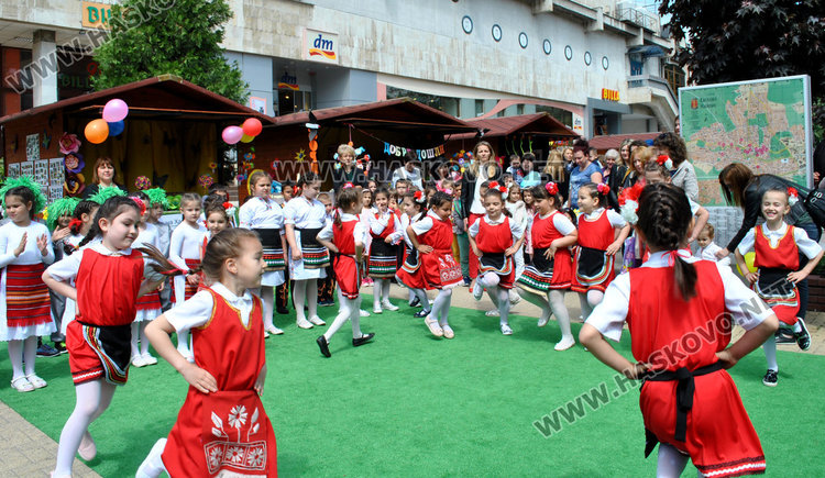 Инициативата „Образование на открито“ усмихна Хасково