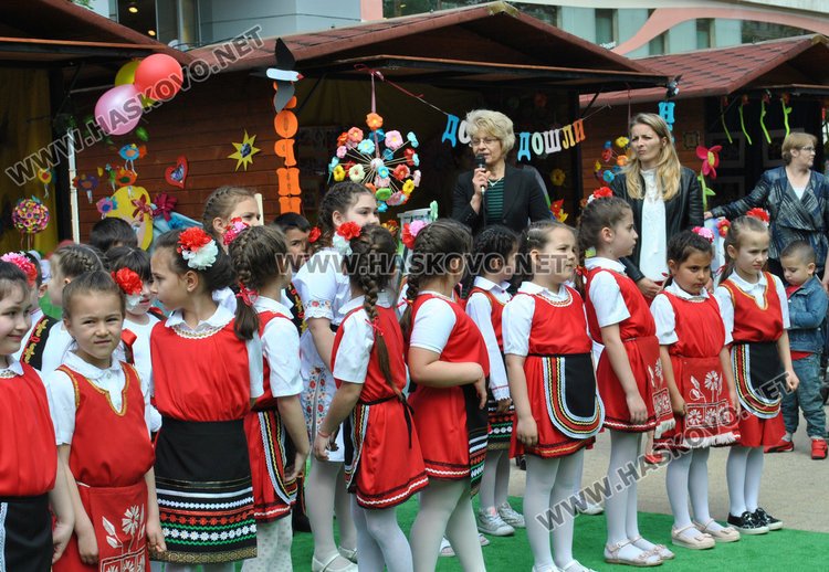 Инициативата „Образование на открито“ усмихна Хасково