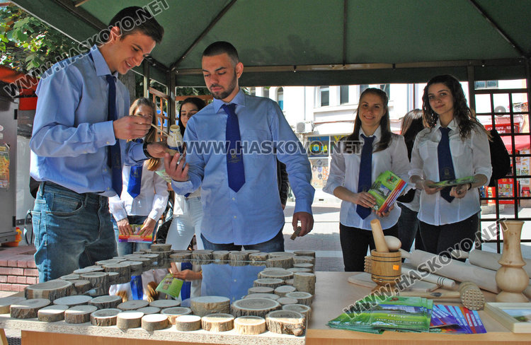 Инициативата „Образование на открито“ усмихна Хасково