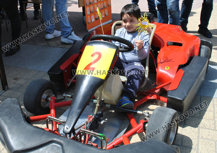 Инициативата „Образование на открито“ усмихна Хасково