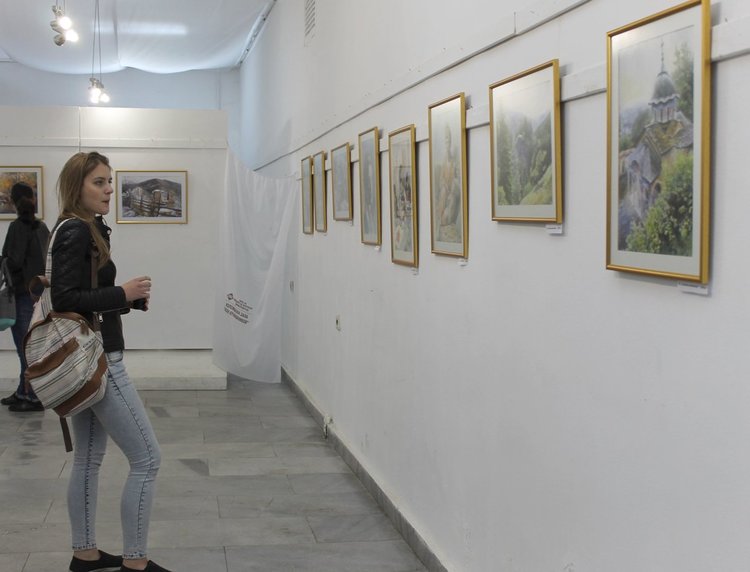 Пейзажи и портрети подреди в изложба димитровградчанинът Йордан Йорданов