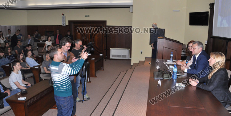 Петър Курумбашев в Хасково: Пращаме само жени за еврокомисари, обидно е за мъжете