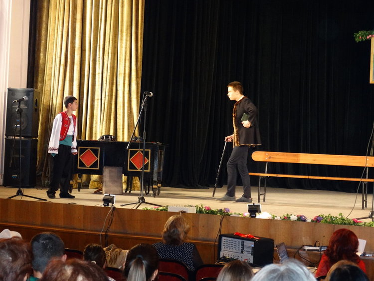 Със спектакъл от нов вид ОУ"Св.св. Кирил и Методий" отбеляза празника си