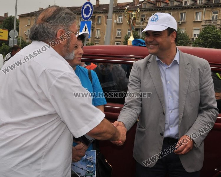 Кметът Иво Димов посрещна участниците в ралито