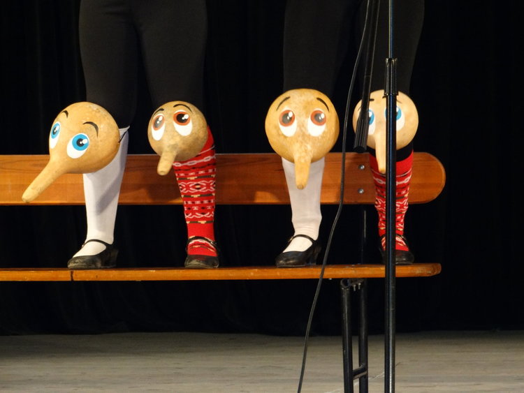 Със спектакъл от нов вид ОУ"Св.св. Кирил и Методий" отбеляза празника си