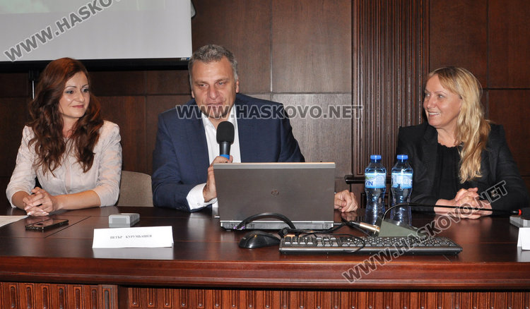 Петър Курумбашев в Хасково: Пращаме само жени за еврокомисари, обидно е за мъжете