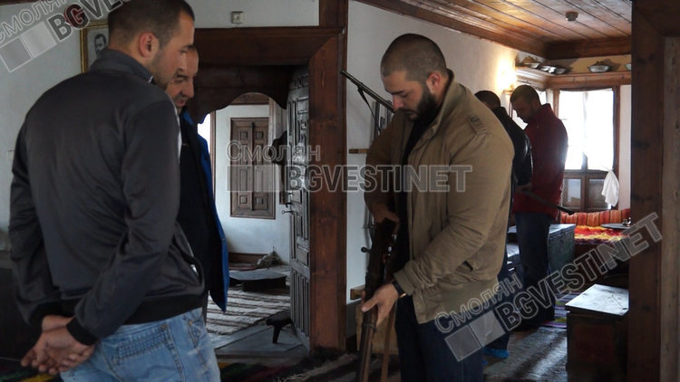 В Хаджичоневата къща продължиха уроците по родолюбие на смолянската гимназия по икономика