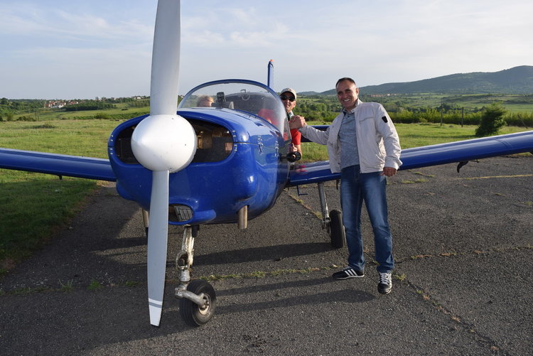 На летището