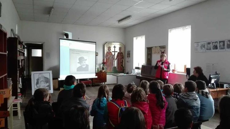 Ученици от Момчиловци отбелязаха 100 години от рождението на отец Константин Канев