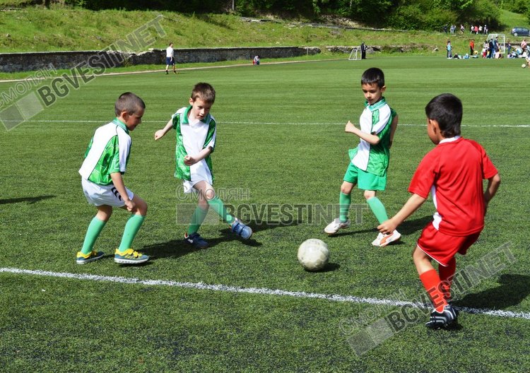 97 малчугани ритат днес под надслов „Аз ще стана футболист”