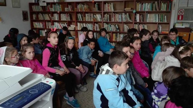 Ученици от Момчиловци отбелязаха 100 години от рождението на отец Константин Канев